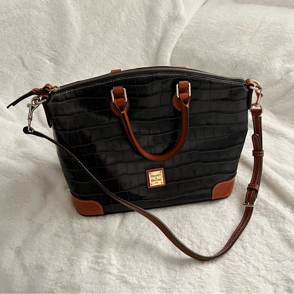 Black Crocodile Dooney & Bourke Zipper Satchel - Picture 11 of 15